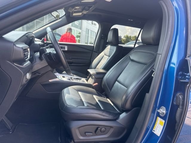 Used 2020 Blue Ford XLT image 8