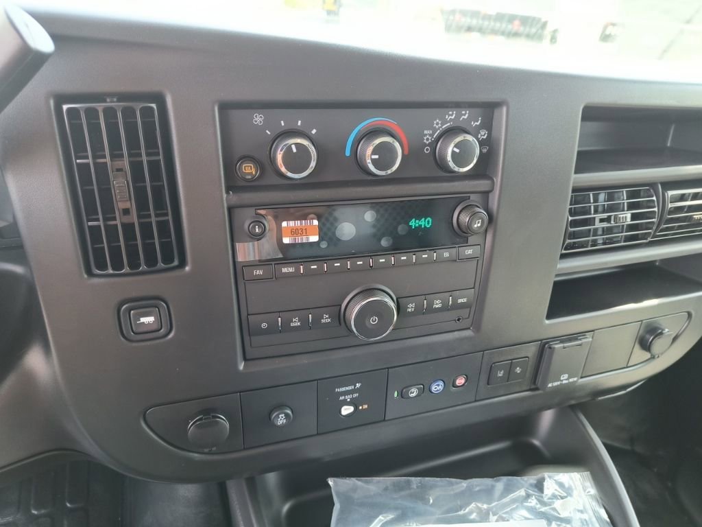 2025 Chevrolet Express Cargo Work Van - Photo 24