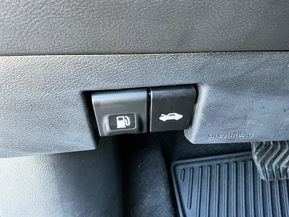 Certified Used 2025 Gun Metallic Nissan S image 14