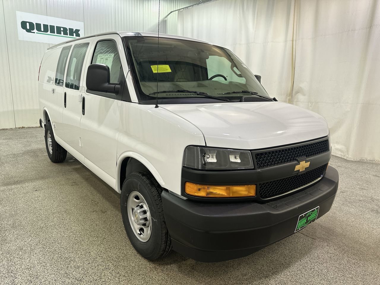 2026 Chevrolet Express 2500 Work Van HD's photo