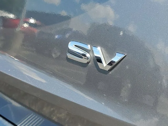 Used 2022 Gray Nissan SV image 6