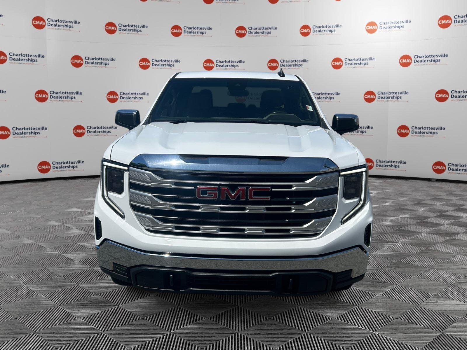 Used 2024 Summit White GMC SLE image 8