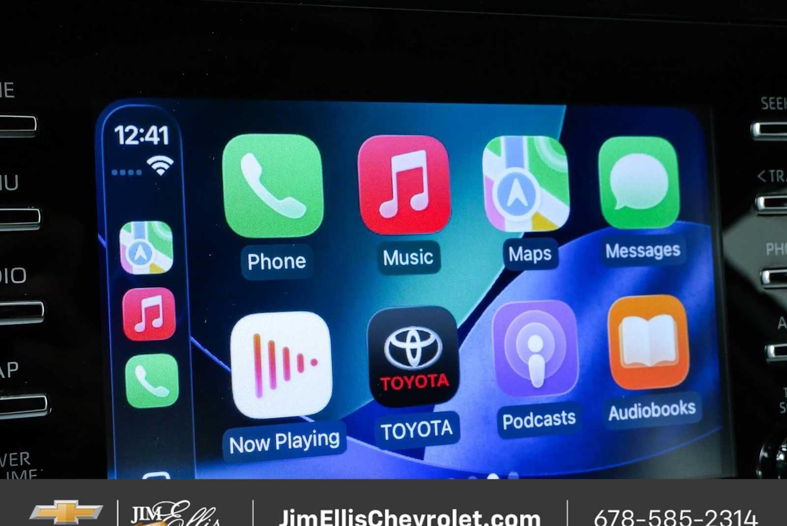 2024 Toyota Camry SE - Photo 14