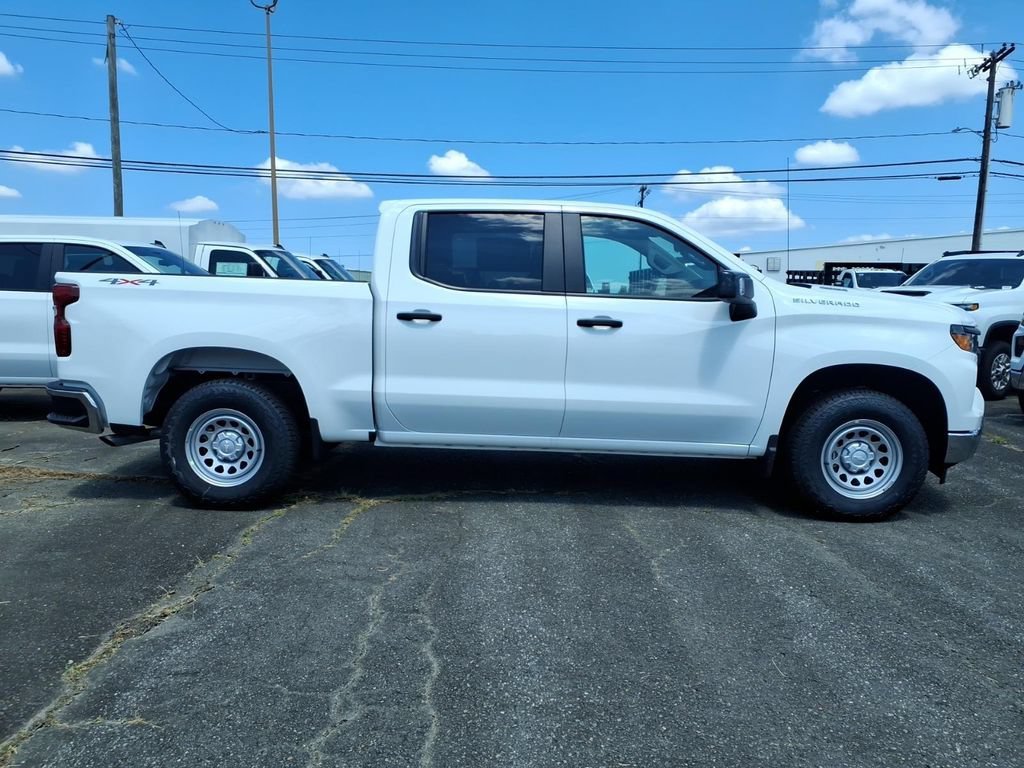 New 2026 Summit White Chevrolet WT image 30