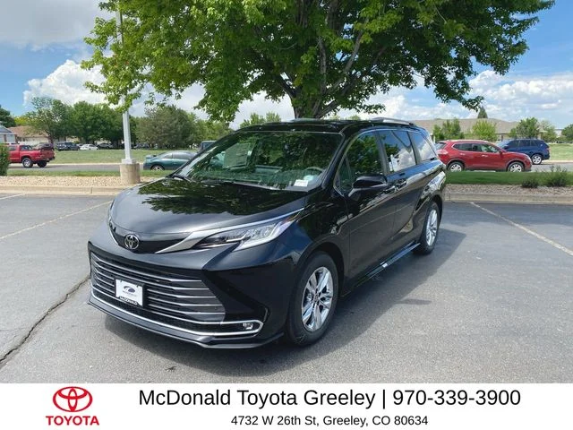 2026 Toyota Sienna Limited 7-Passenger Hybrid AWD's photo