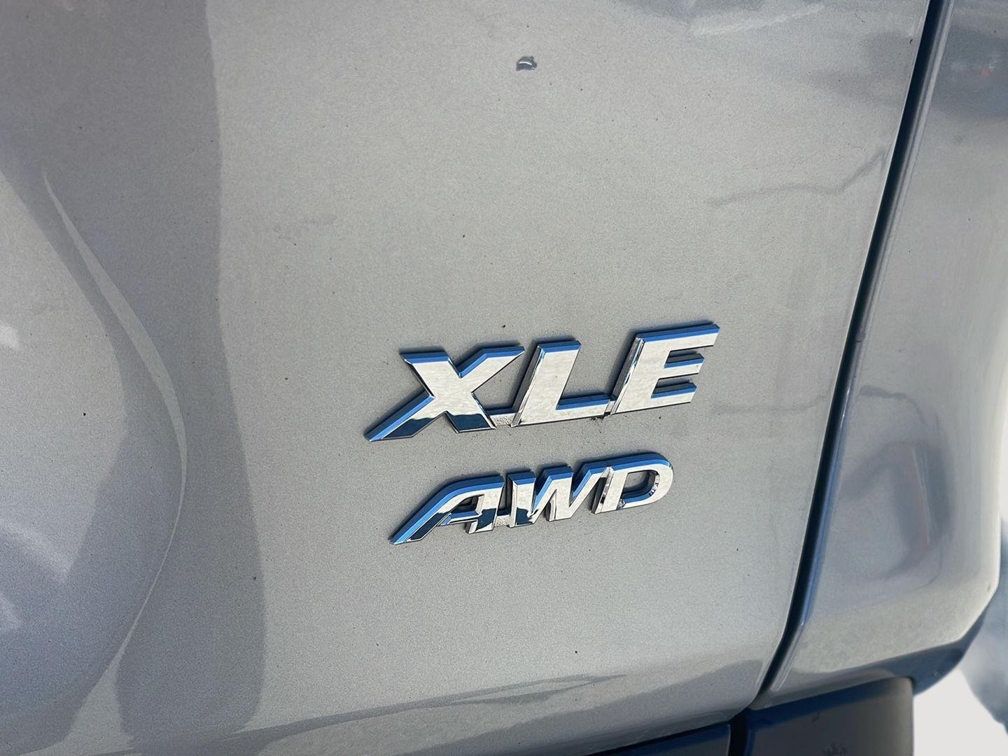 2025 Toyota RAV4 XLE - Photo 29
