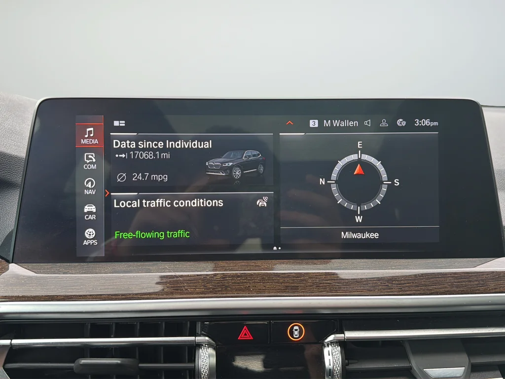 Used 2023 White BMW xDrive30i image 14