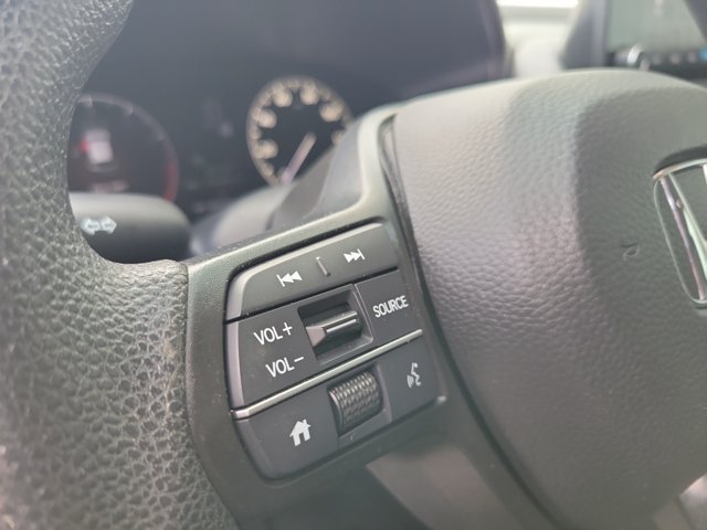 Used 2025 Platinum White Pearl Honda LX image 25