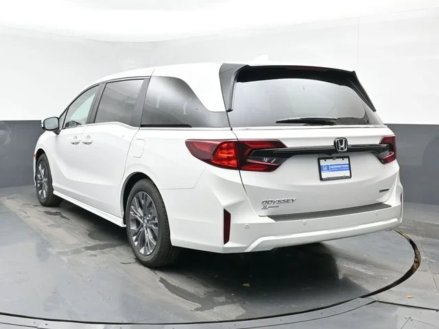 Used 2025 Platinum White Pearl Honda Touring image 7