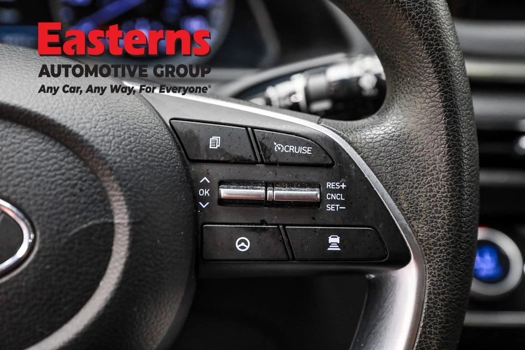 Used 2023 Gray Hyundai SEL image 16