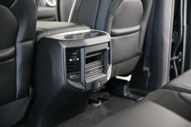 New 2026 Diamond Black Crystal Pearl-Coat Exterior Paint RAM Laramie image 20