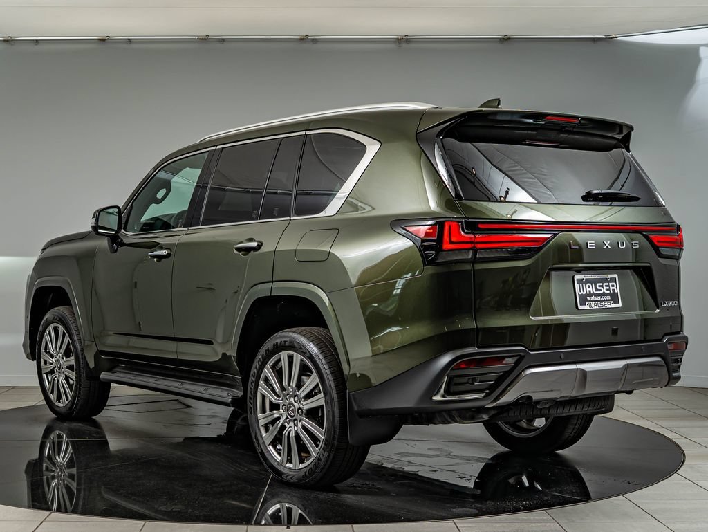 New 2025 Nori Green Pearl Lexus 700h Ultra Luxury image 7