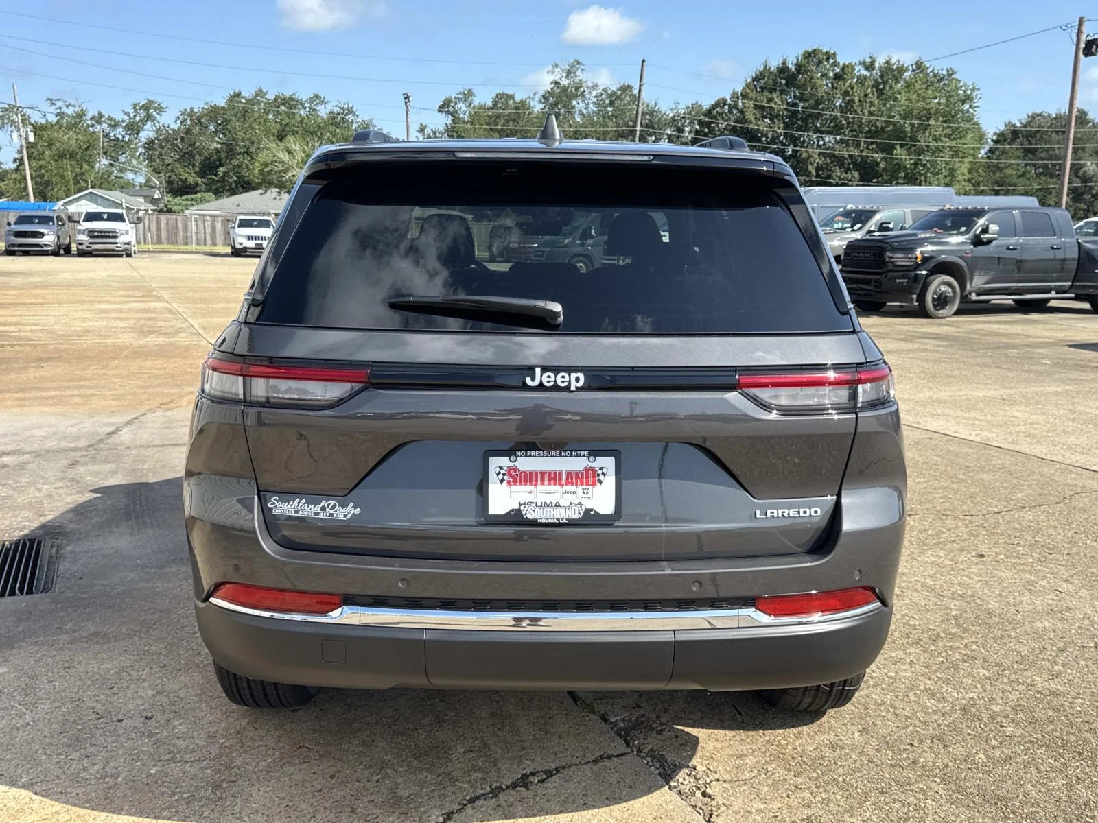 New 2026 Baltic Gray Metallic Clearcoat Jeep Laredo X image 5