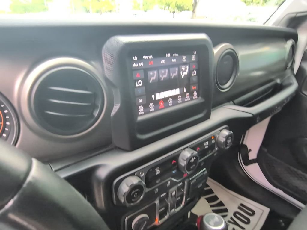 Used 2020 White Jeep Unlimited Sport S image 15