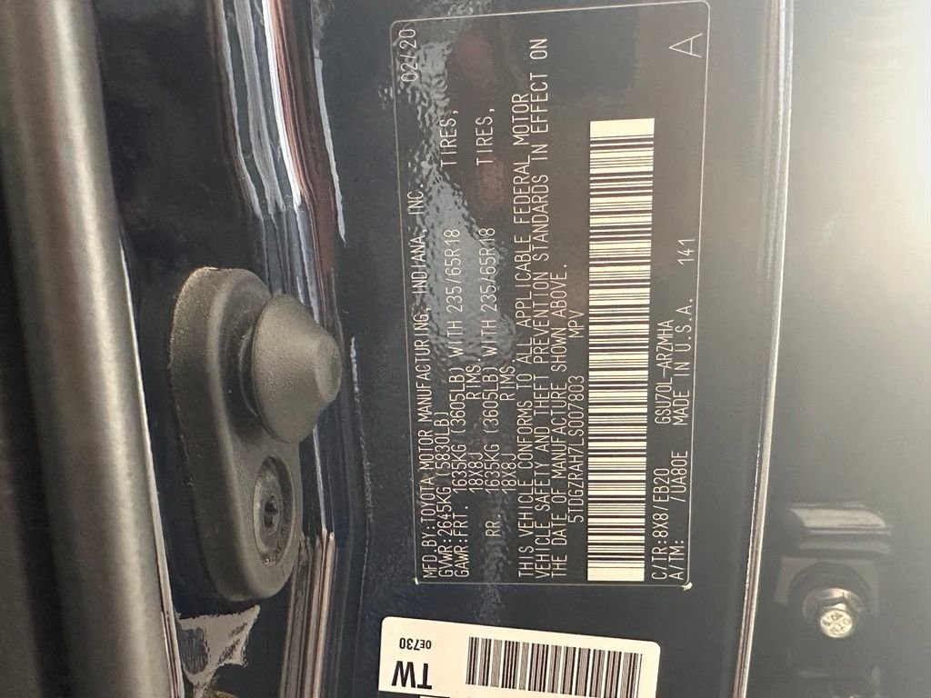 Used 2020  Toyota XLE image 40