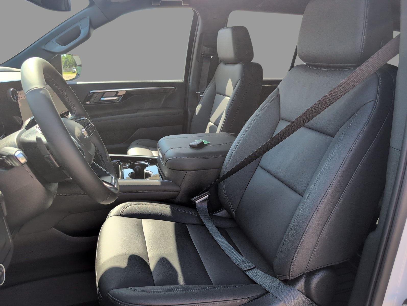 New 2026 Summit White Chevrolet LT image 17