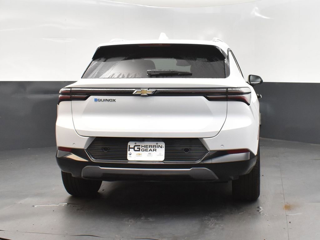 New 2025 Summit White Chevrolet LT image 7