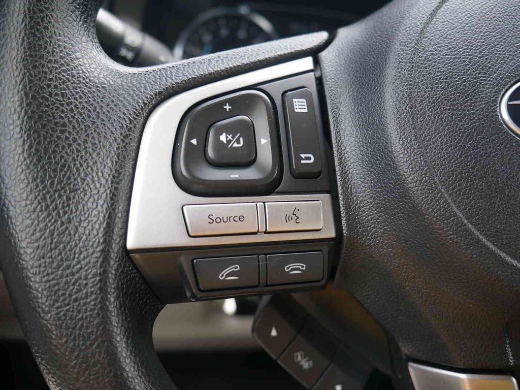 Used 2018 Silver Subaru 2.5i Premium image 34