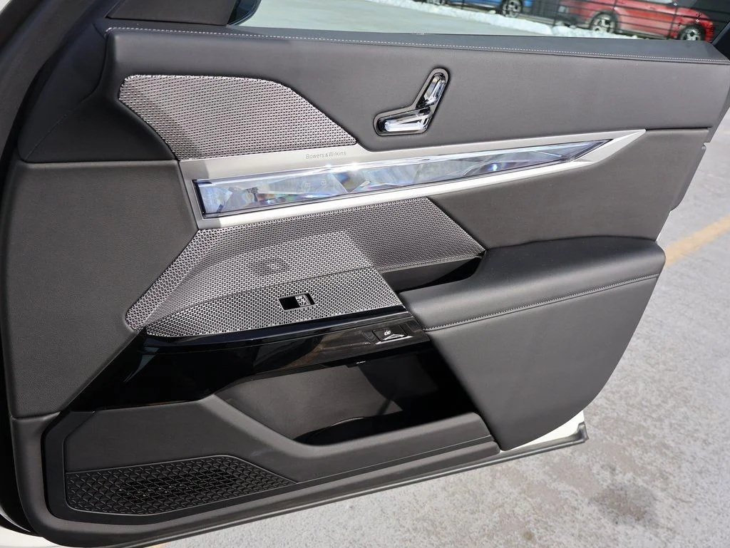 2025 BMW 7 Series 740i - Photo 13