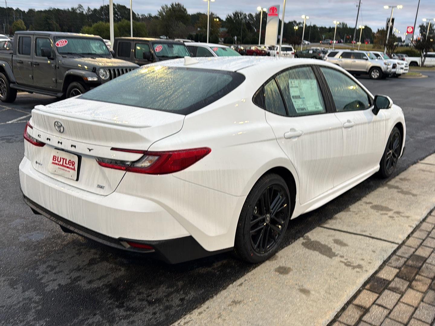 New 2026 Ice Cap Toyota SE image 5