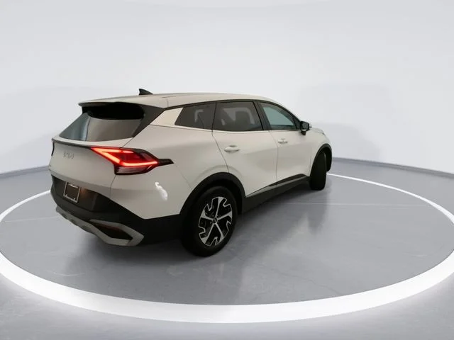 Used 2023 White Kia EX image 4