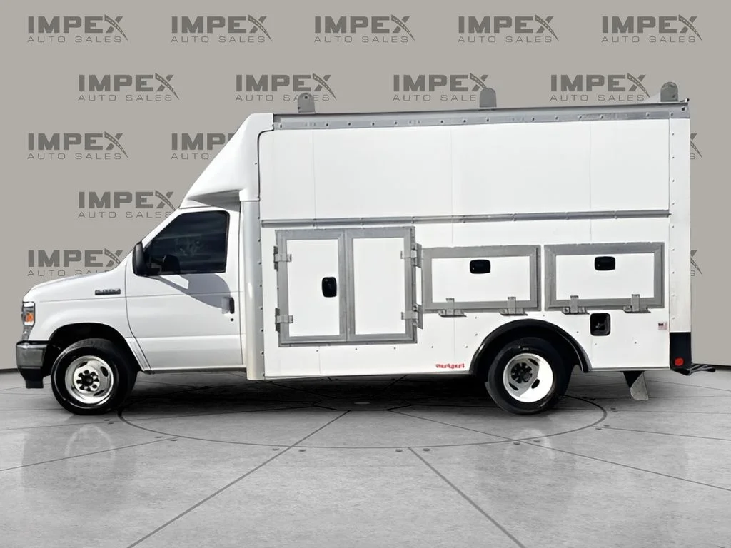 Used 2024 White Ford Base image 1