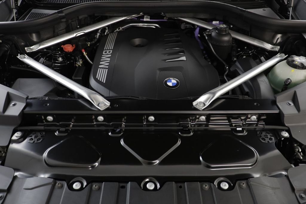 New 2026 Black Sapphire Metallic BMW xDrive40i image 25