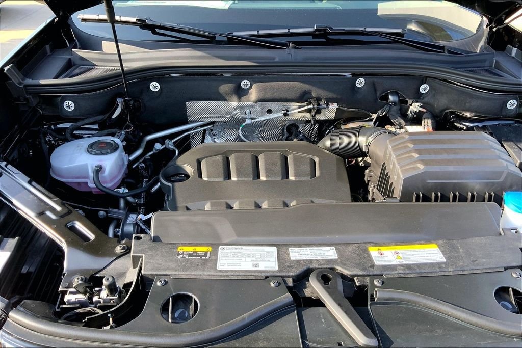New 2026 Deep Black Pearl Volkswagen 2.0T SE w/Technology image 11