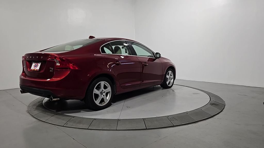 Used 2013 Red Volvo  image 5