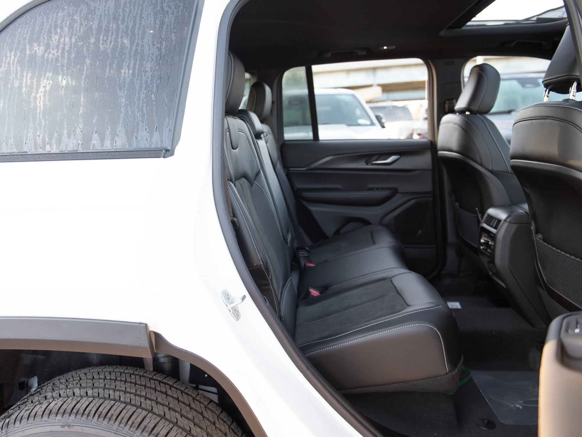 Used 2025 White Jeep Altitude* 4x4, Sunroof, Remote Start, Trailer Tow Package image 23
