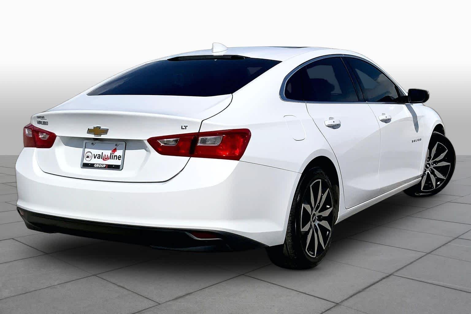 Used 2017 Summit White Chevrolet LT image 13