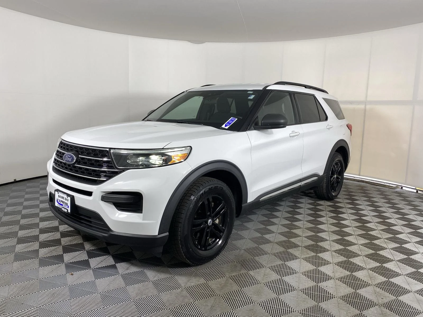 Used 2020 Oxford White Ford XLT image 10