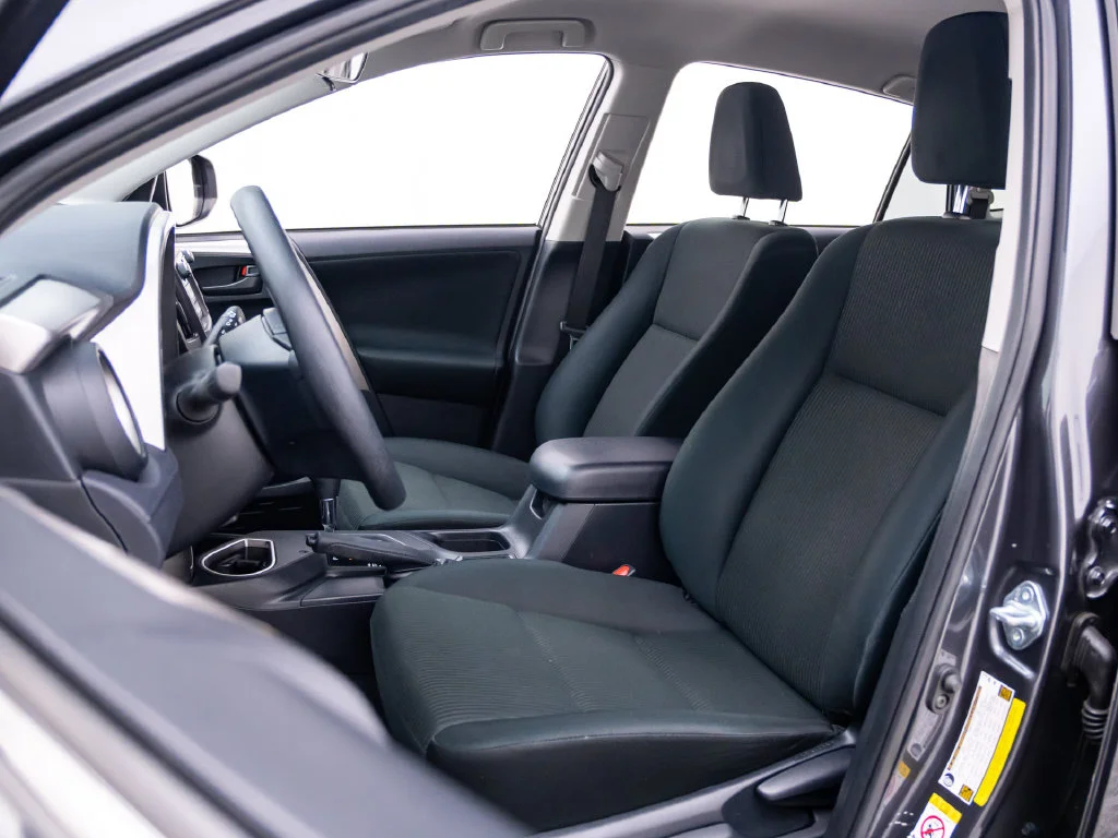 Used 2018 Gray Toyota LE image 17