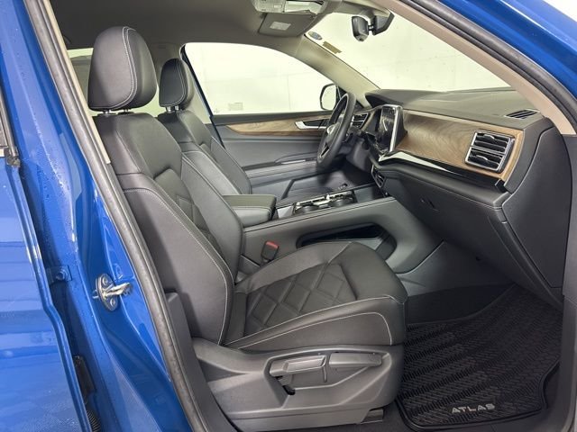 New 2026 Mountain Lake Blue Metallic Volkswagen 2.0T SE w/Technology image 4