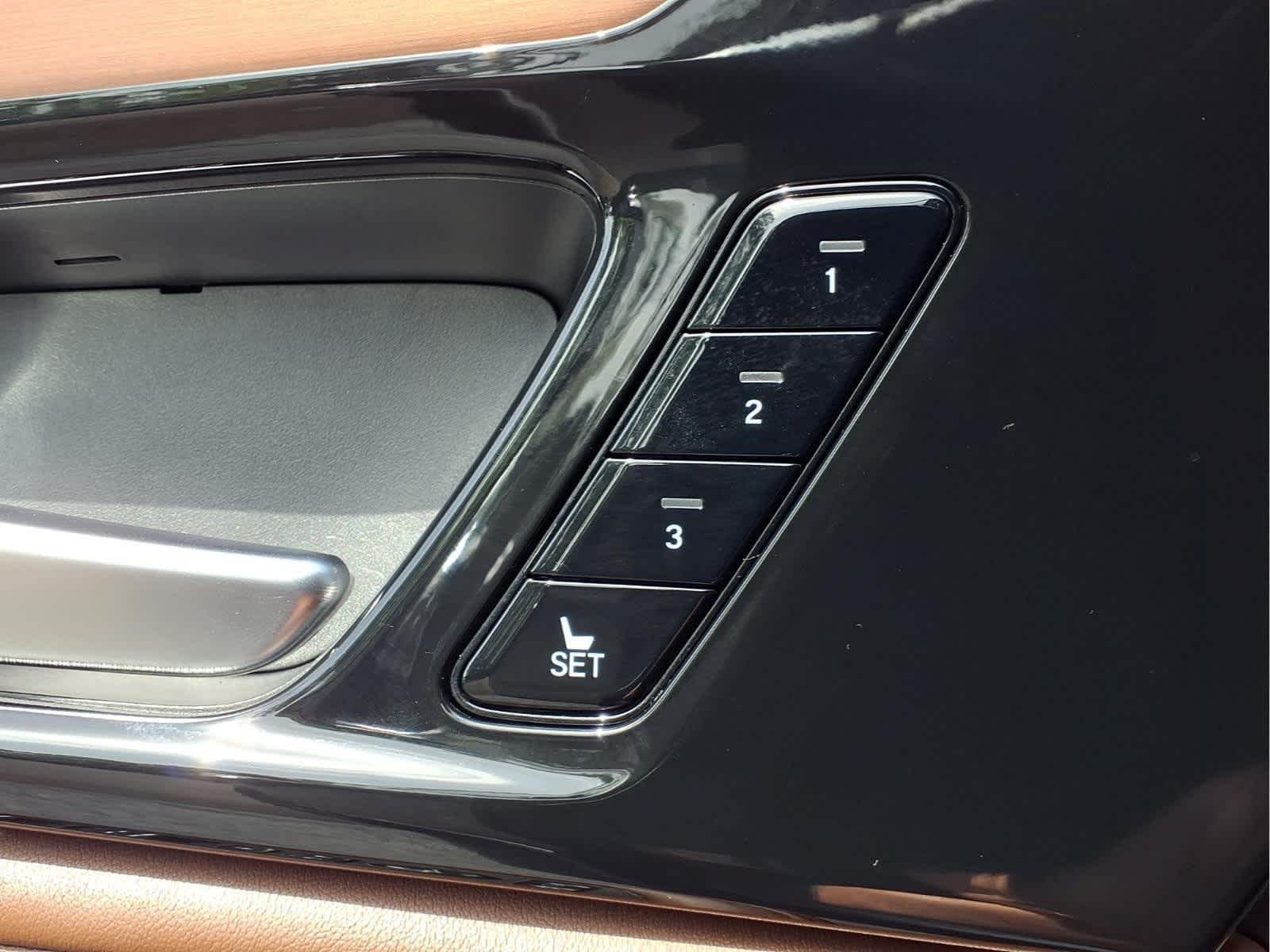 Used 2023 Liquid Carbon Metallic Acura w/Technology Package image 20
