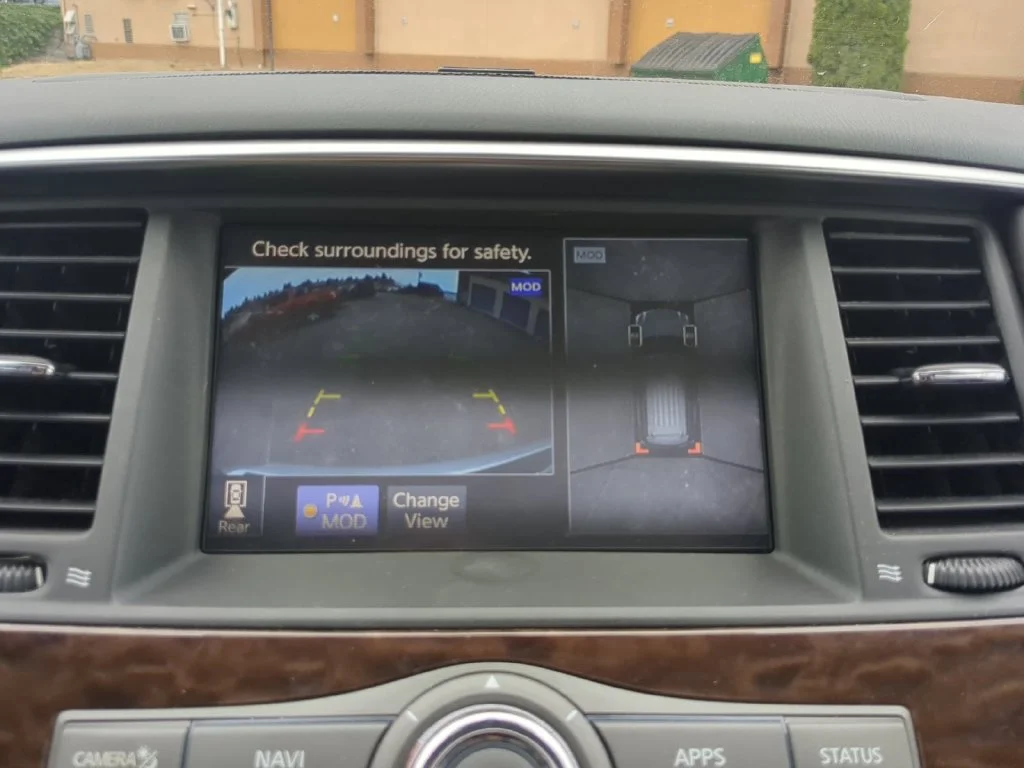 Used 2019 Silver Nissan SL image 25