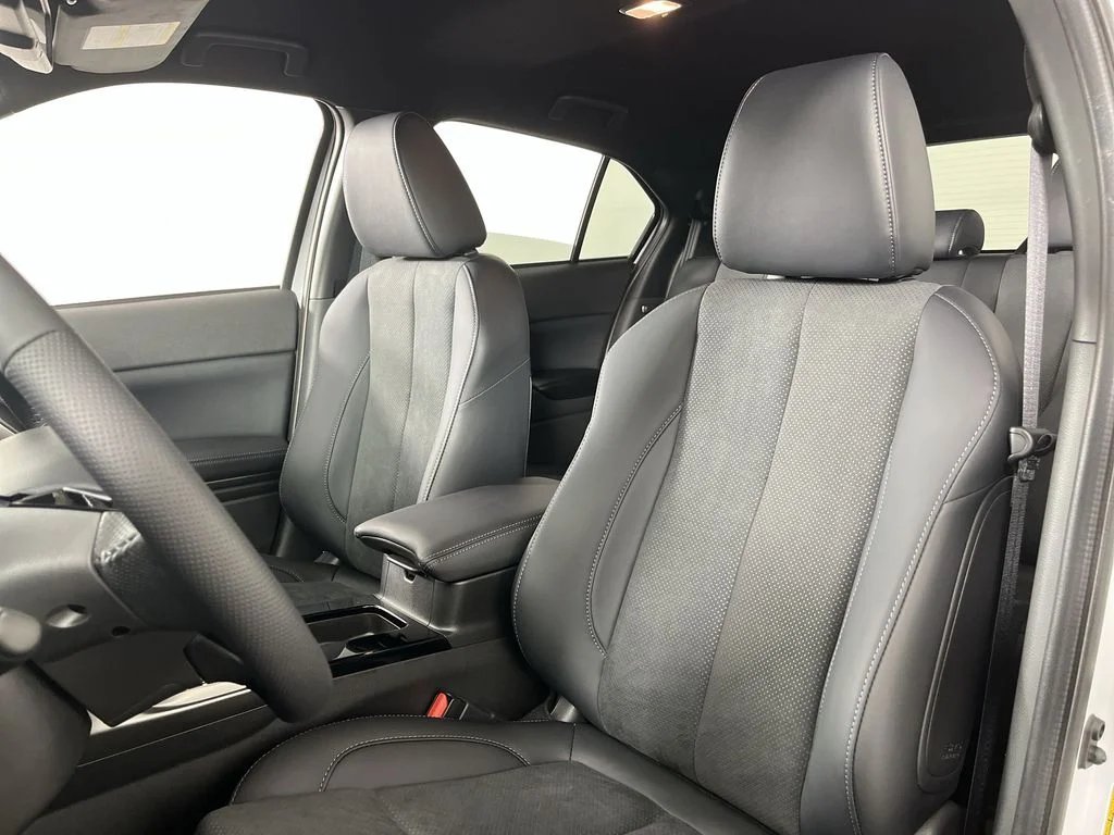 New 2025 White Mitsubishi BLACK EDITION 1.5T S-AWC image 12