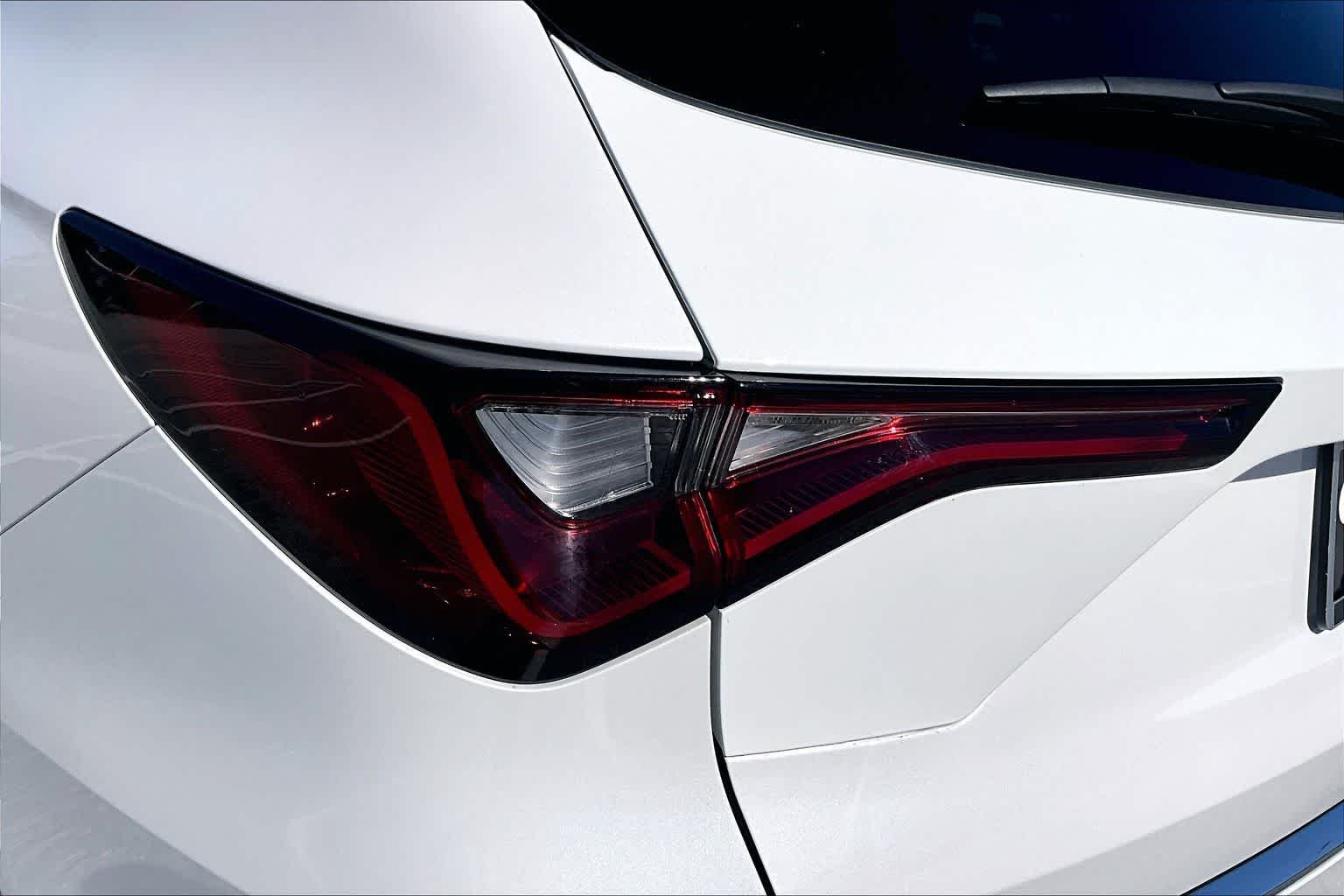Used 2025 Platinum White Pearl Acura w/Technology Package image 29