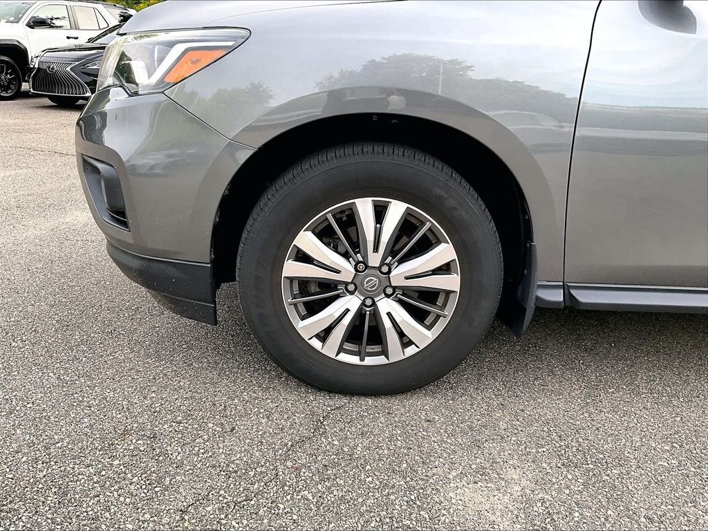 Used 2020 Gray Nissan S image 7
