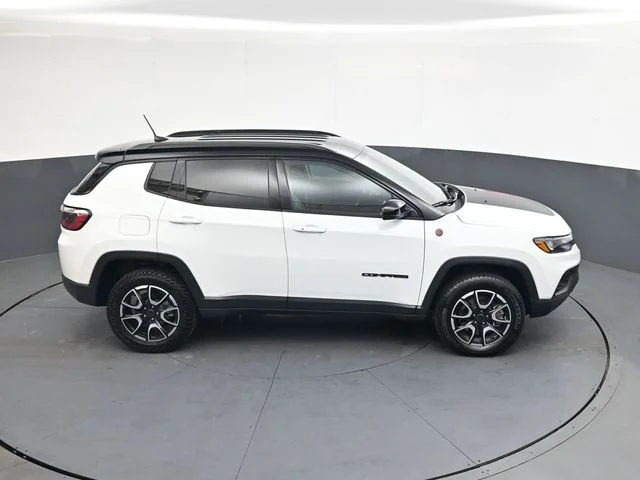 2025 Jeep Compass Trailhawk - Photo 23