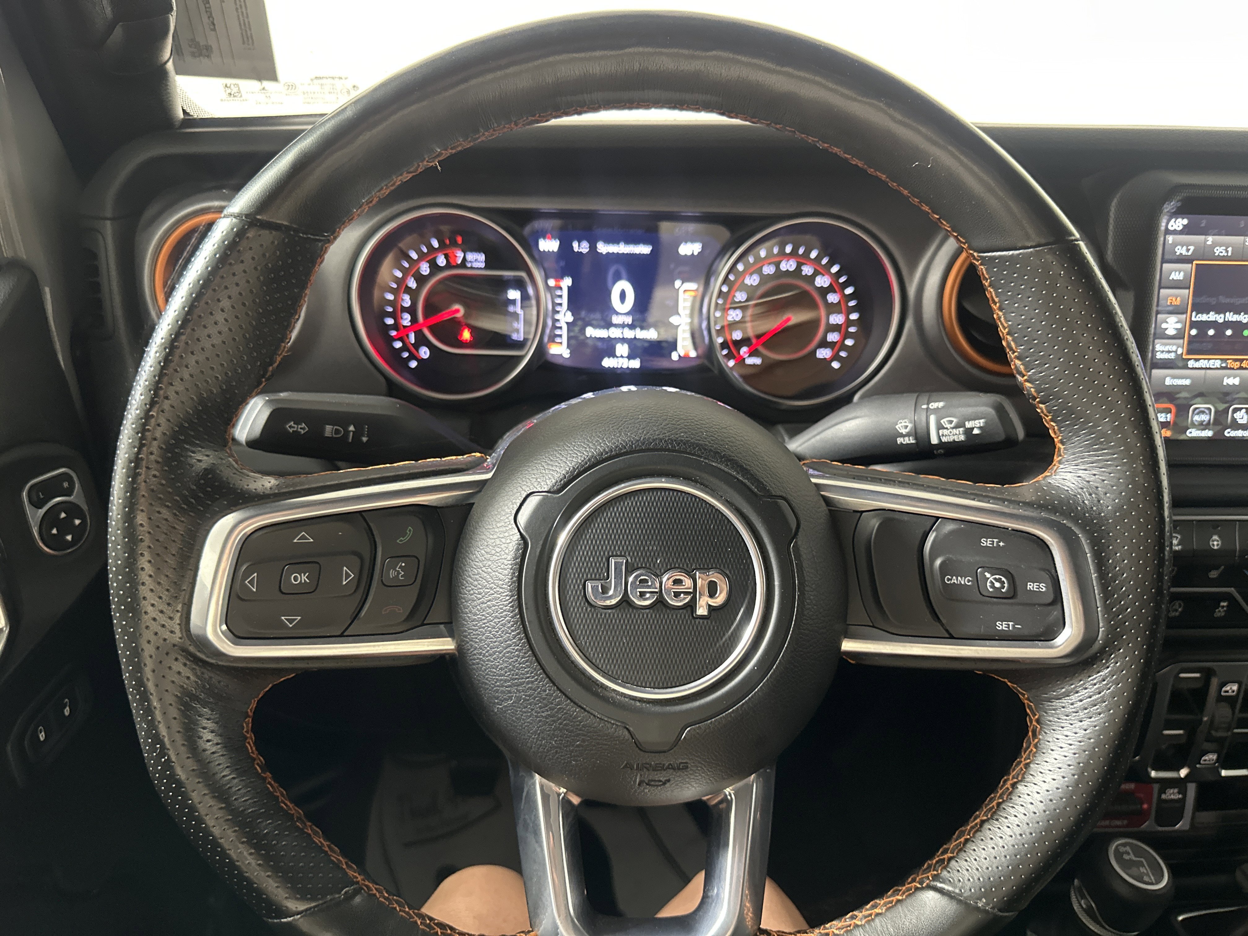 Used 2022 Sting-Gray Clearcoat Jeep Mojave image 12