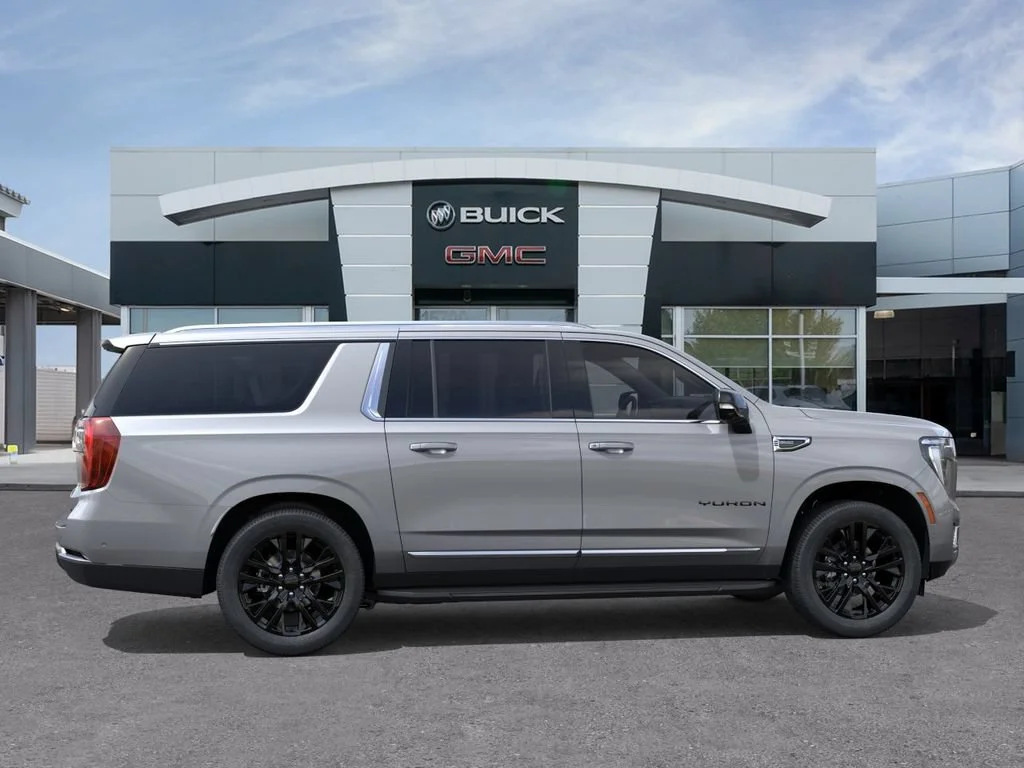 New 2026 Sterling Metallic GMC Elevation image 5