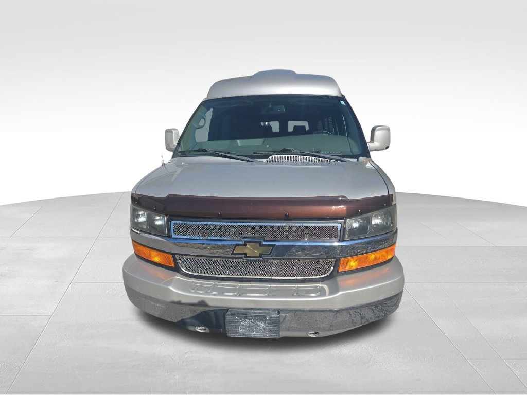 Used 2009 Silver Chevrolet Upfitter image 8