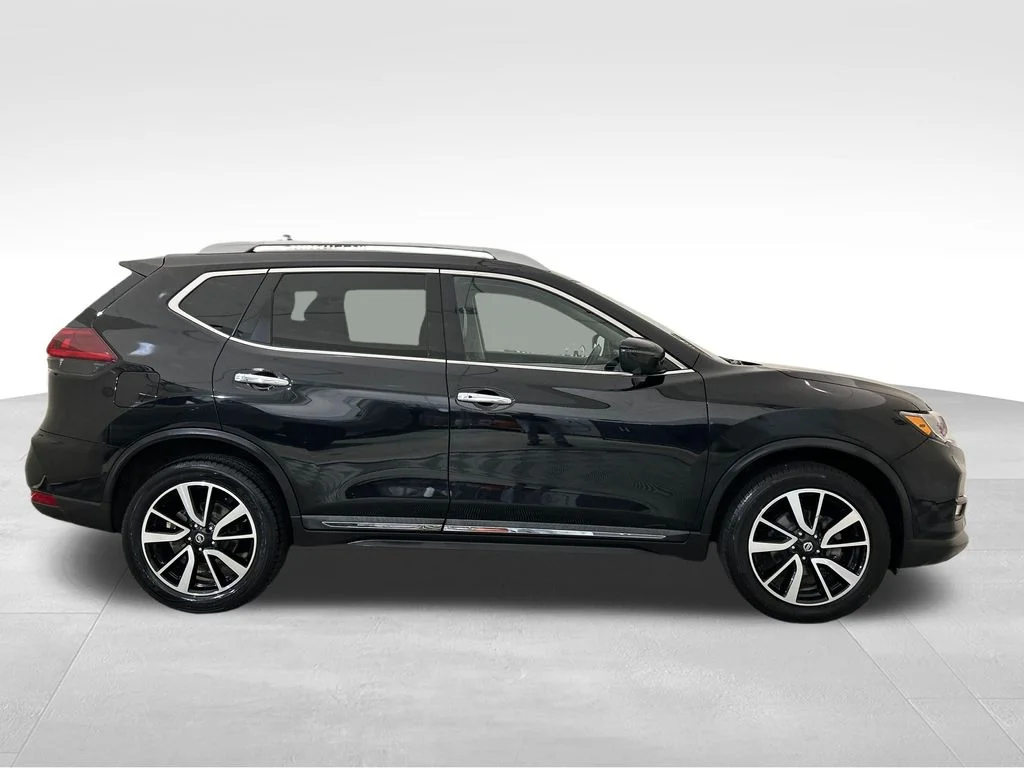 Used 2019 Black Nissan SL image 6
