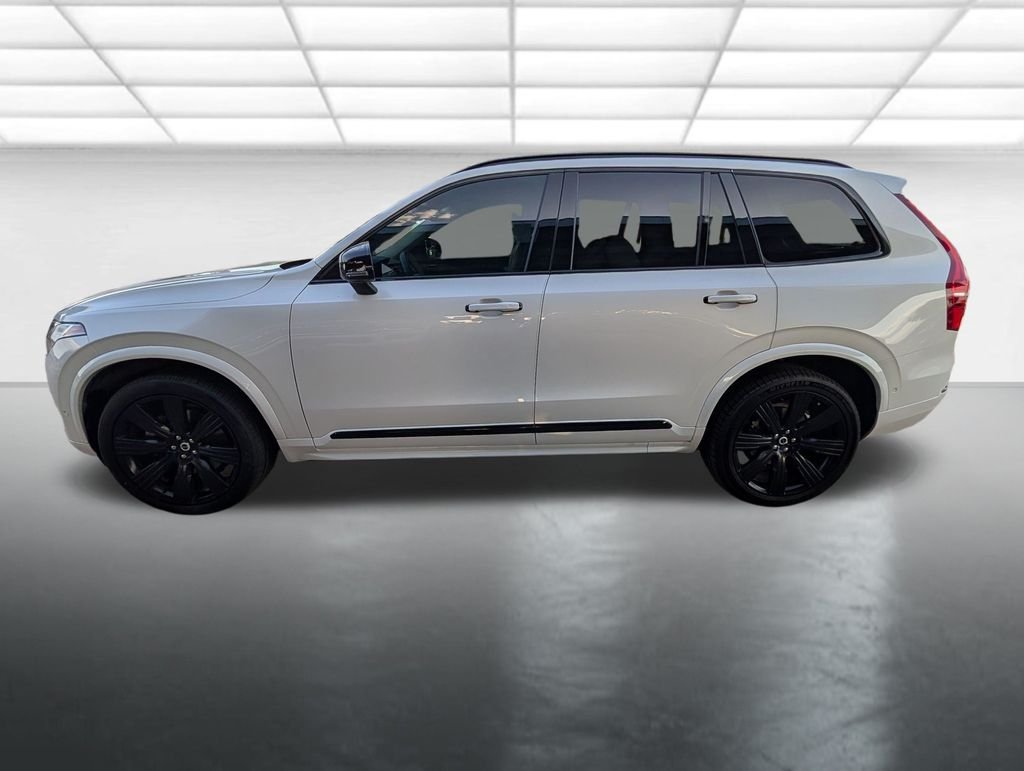 Used 2022 White Volvo T6 Inscription 6 Passenger image 30