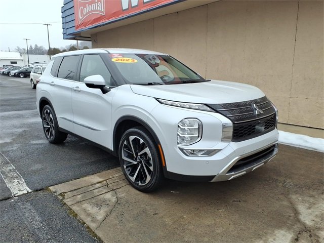 2023 Mitsubishi Outlander SE