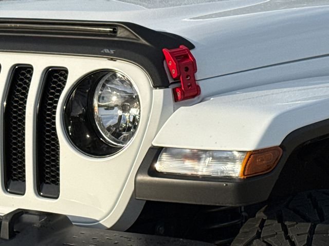 Used 2022 White Jeep Unlimited Sahara Altitude image 4
