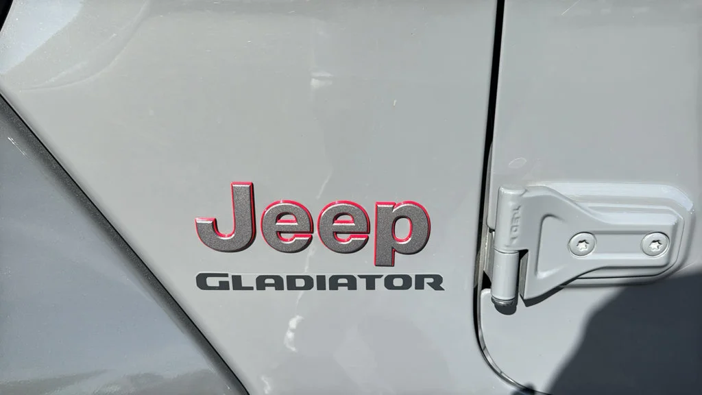 Certified Used 2021 Gray Jeep Rubicon image 9