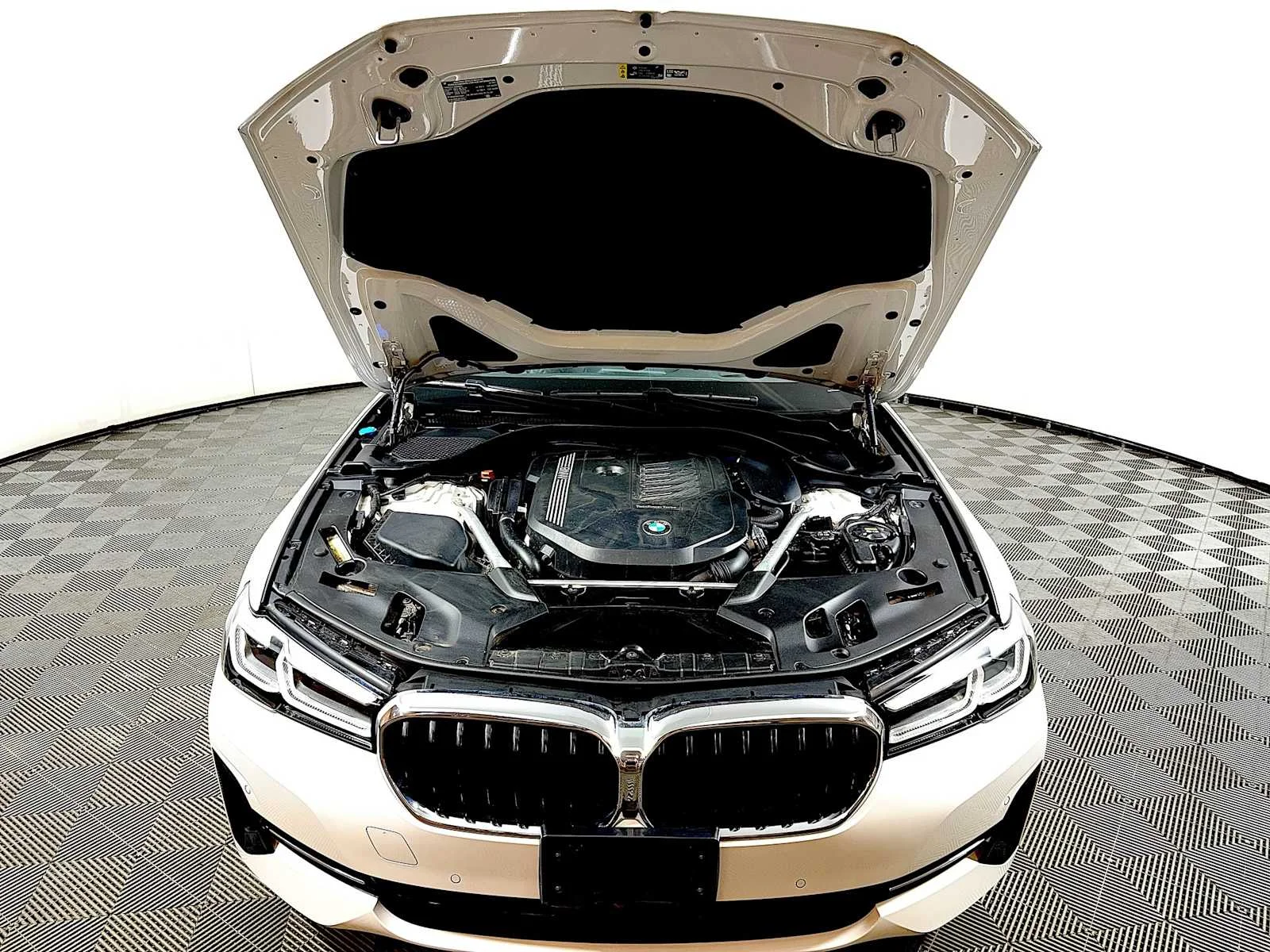 2023 BMW 5 Series 540i - Photo 31