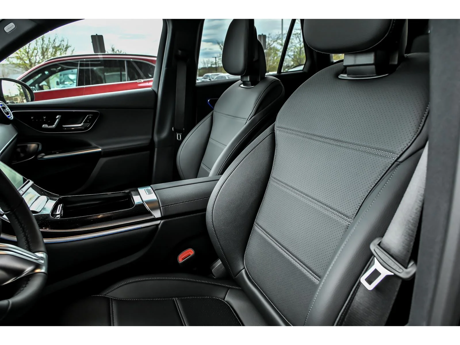 New 2026 Black Mercedes-Benz GLC 300 image 7